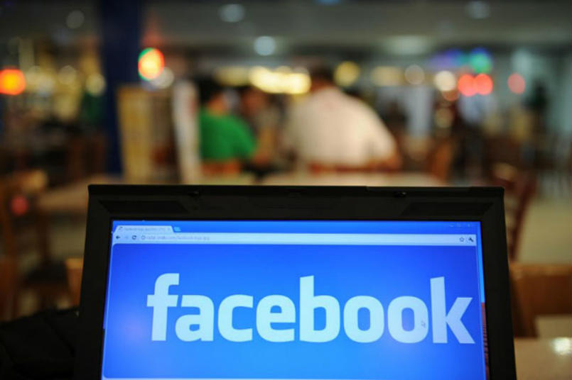 Facebook will also cut off fake news sites from ad money