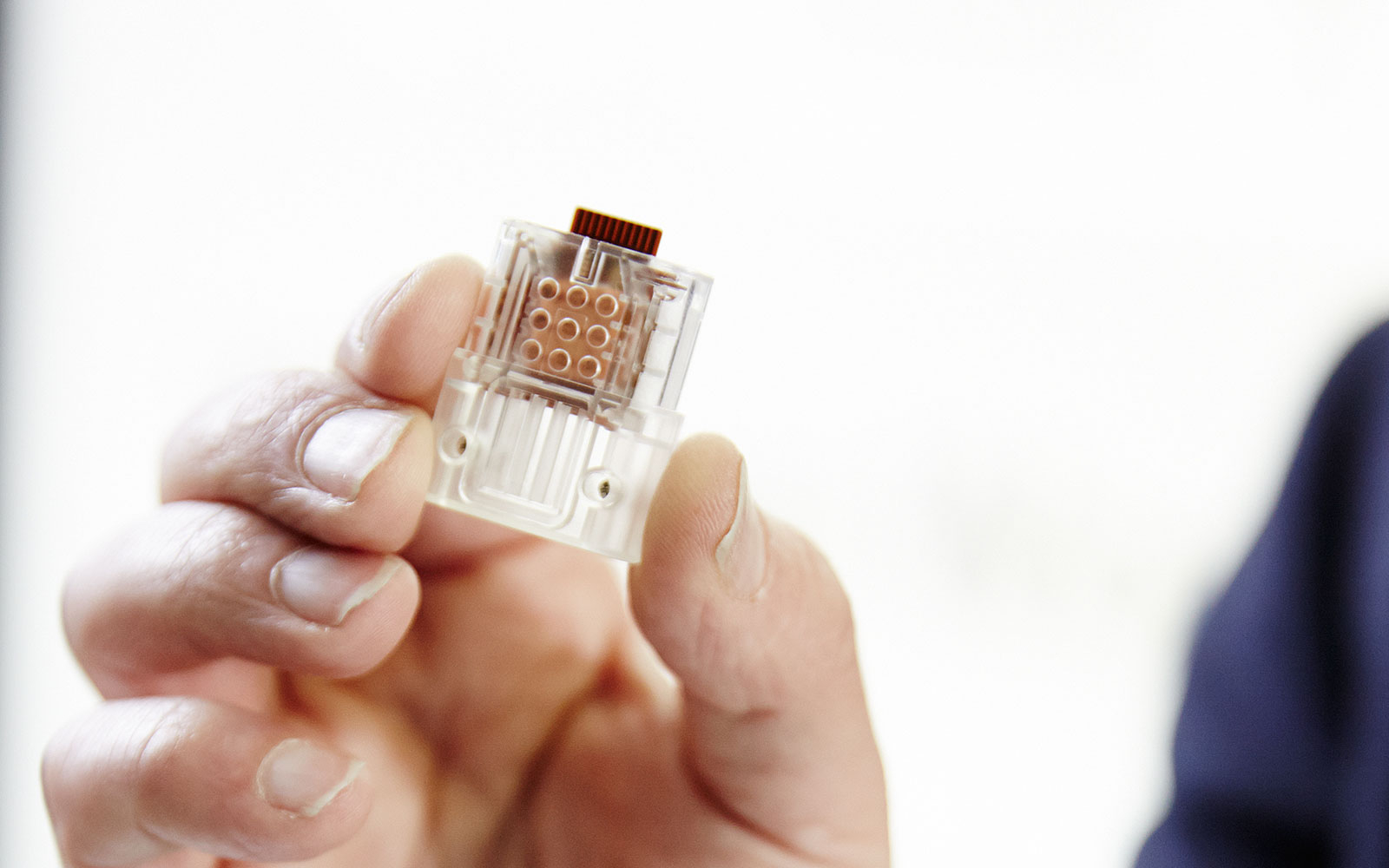 Scientists developed a USB stick that can perform an HIV test